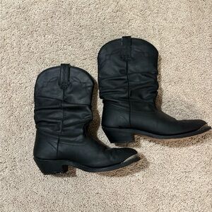 Slouched black Shyanne cowboy boots